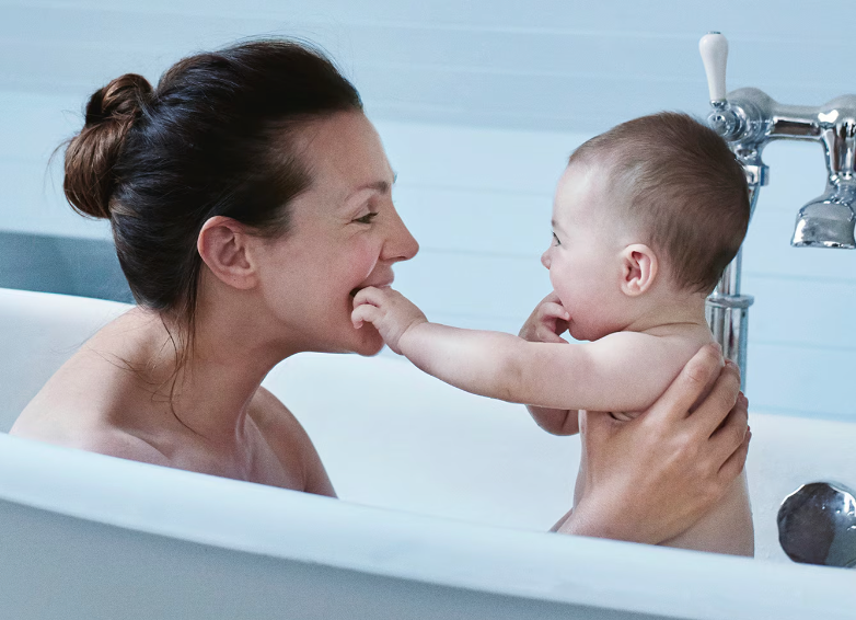 Creating a Natural Bathing Routine for Your Baby